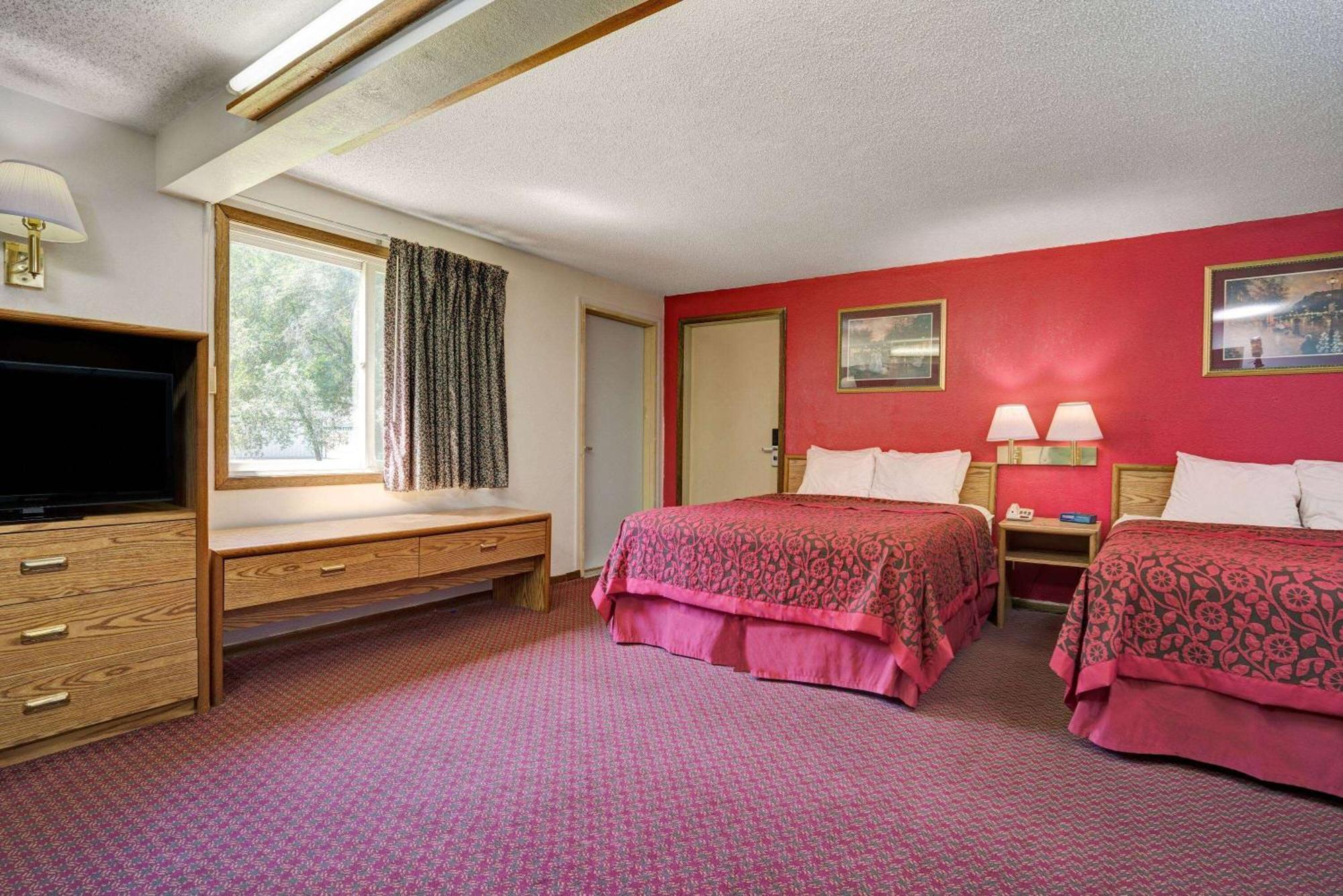 Travelodge By Wyndham Hotel